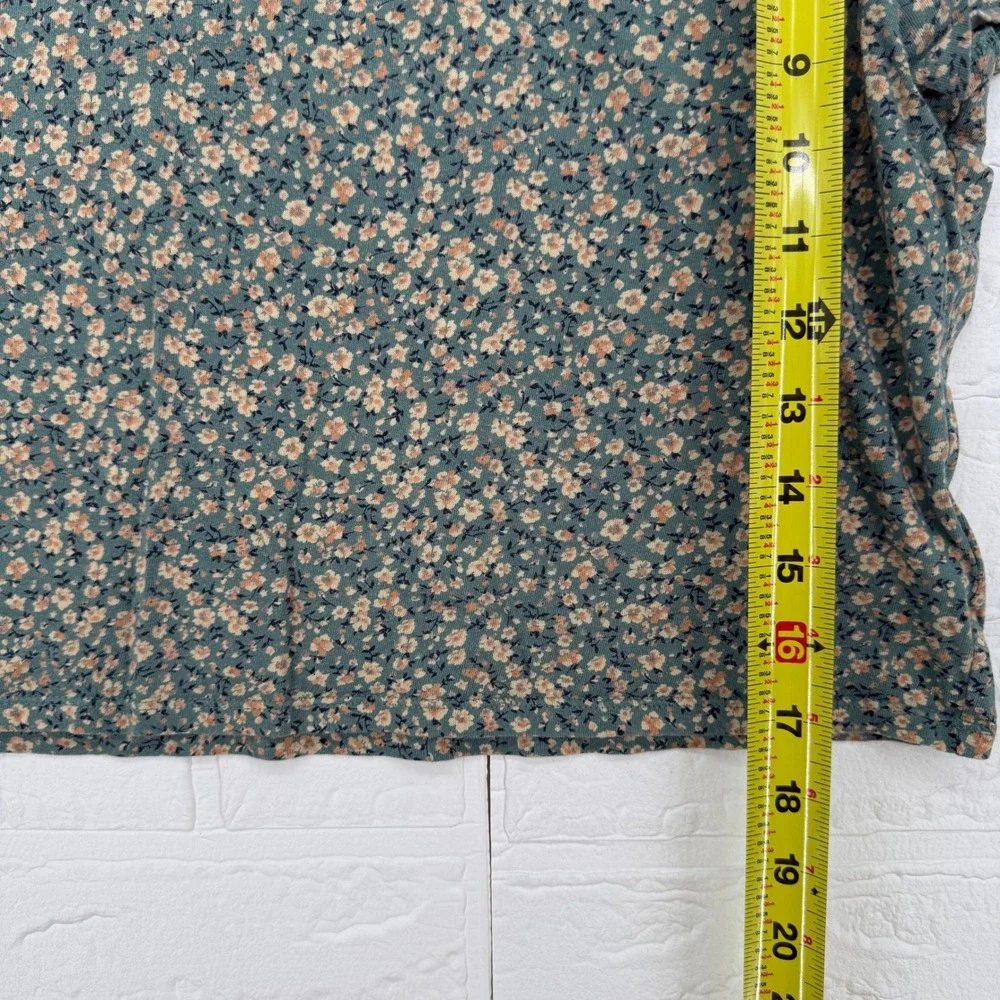 American Eagle Floral Top Womens Large Green Ditsy Print Lace Trim Short Sleeve